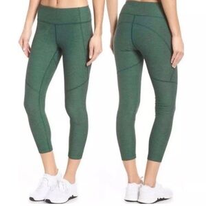 Outdoor Voices Size S 7/8 Length Warm Up Leggings Hunter Green Space Dye Stretch